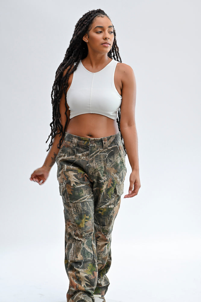 IVORY CONTOUR CURVE CROP TOP