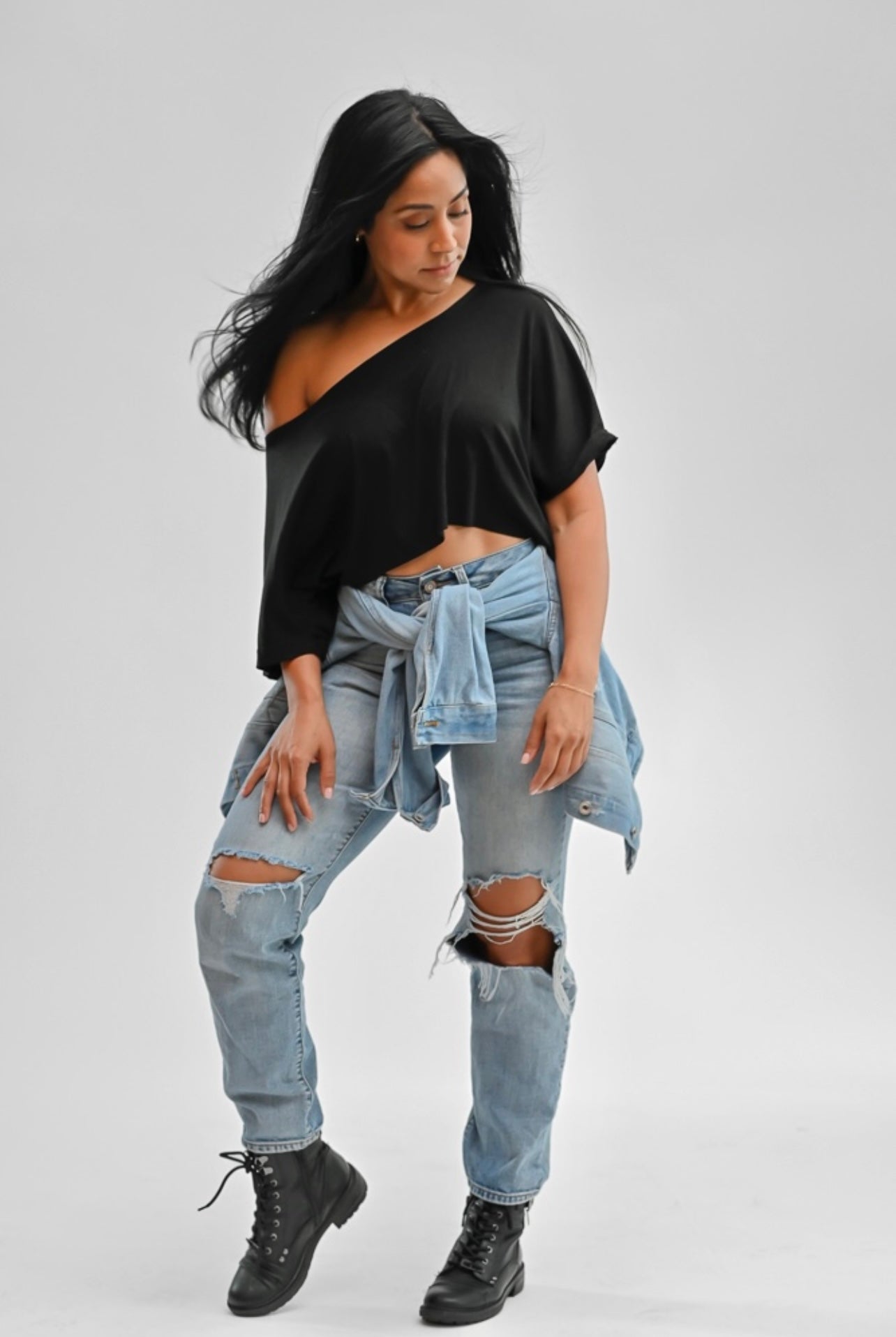 BLACK OFF THE SHOULDER CROP TOP