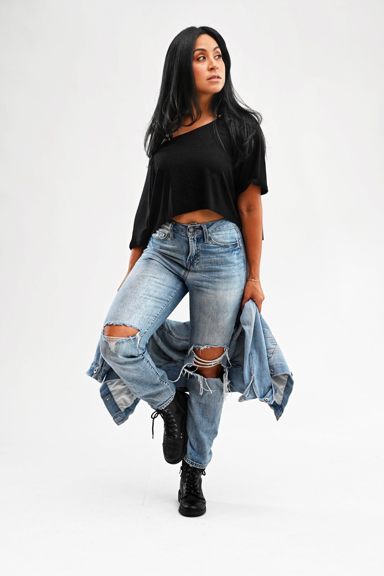 BLACK OFF THE SHOULDER CROP TOP
