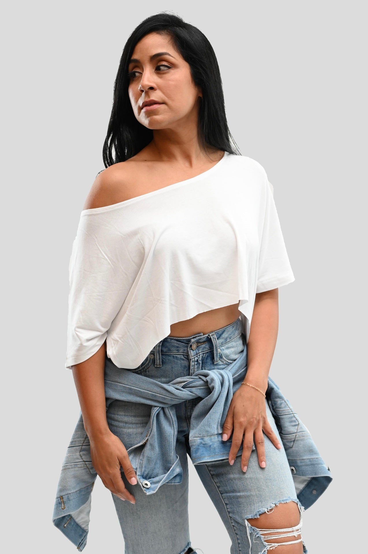 WHITE OFF THE SHOULDER CROP TOP